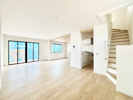 ���̑����ρ@�Ƒ������R�ƏW�܂�e���̃X�y�[�X�ɂȂ肻��