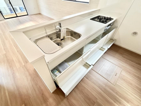 �L�b�`���@�����`Kitchen�`�@�L�b�`���ݔ��͂R���K�X�R�����t����X�y�[�X�ɂ���Ƃ肪����A���X�̉Ǝ����͂��ǂ肻���ł��ˁ�1�������d�l�ʐ^