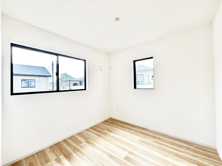 �q�������@������2�������`Bed Room�`�@2�ʍ̌����m�ۂ������邢�����́A���ʂ����ǂ��A��ϋ��S�n�̗ǂ���ԂƂȂ��Ă���܂��B�u�₩�ȕ��������ċN���钩�́A���K�����̎n�܂�ɁI�������肪�ǂ��Z�܂���