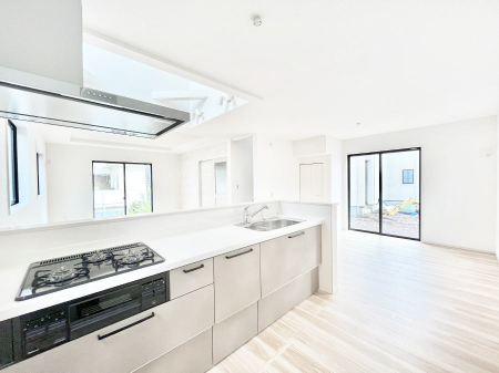 �L�b�`���@������2�������`Kitchen�`�@�u���������͉�����낤�v����ȃL�b�`���Ȃ�v�������藿�����ł����Ⴂ�܂��B�L�b�`������̓��r���O����]�ł��܂��B�Ƒ����Ȃ��邨�Ƃ������ɂ������܂��B