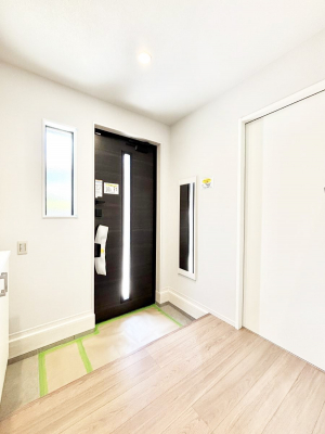 ���ց@�����`Entrance�`�@�Ƃ̒��ł��q�l���}����ŏ��̏ꏊ�ł��錺�ւ́A�Ƃ̈�ۂ��̂��̂ł��I�L�x�Ȍ��֎��[�ŁA����Y��ɕۂ��Ƃ��o���܂��􌺊ւɂ͂����Ղ���[�̉��ʔ��������I