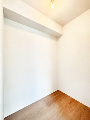 ���̑��@�����`Walk-in Closet�`�@�K�v�Ȃ��̂�R�[�f�B�l�[�g���ꗗ���Ċm�F�ł��A�g�x�x�⏀�����Z���ԂōςރE�H�[�N�C���N���[�[�b�g��ݒu���܂����B�Ƃ̒�����������Ƃ�����֗��Ȏ��[�X�y�[�X�ł��B