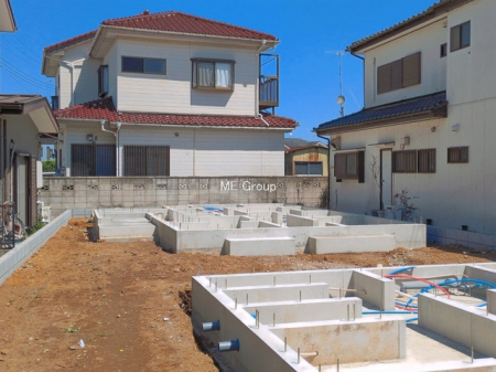 ���n�O�ώʐ^�@��A�������`Exterior�`�@��s���œ���̃X���[���C�t���΂Ɉ͂܂ꂽ�y�n�͓s��̌�����Y���ꂻ���B�l�G��ʂ��Ď��R�ƐG�ꍇ����X�|�b�g�����ӂɂ͐��肾������I