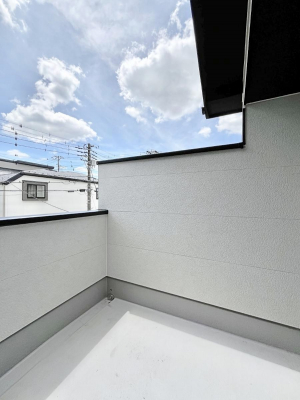 �o���R�j�[�@������1�������`Balcony�`  �o���R�j�[�͉������z���������݁A���z�c����󕨂��C�����悭�������Ƃ��ł��܂��B�g���₷���J���I�ȃo���R�j�[�ł����z�����������Ղ�~�蒍���A�o���R�j�[�t���Z�܂��B  