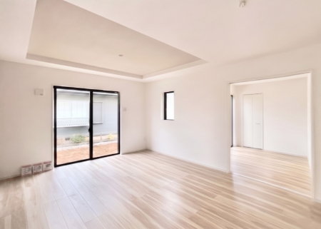 ���̑����ρ@�����`Living�`�@�L���ȗz�������̏ꏊ���Ƃ炵�����B�����邱�̋�Ԃ݂͂�Ȃ̏Ί炪�W���ꏊ�A����Y��A���邱�Ƃ̂Ȃ����킢���Ȃ���b���y���ގ��ԁA��������̎v�����Ԃ���ꏊ�B�����d�l�ʐ^  