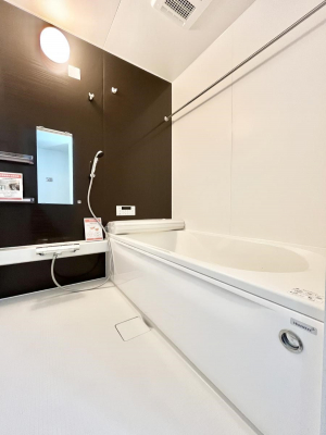 ���̑����ρ@�����`Bath Room�`�@�L���o�X���[�����������1���̔�������āA�[���������X�������肭�������B�����d�l�ʐ^