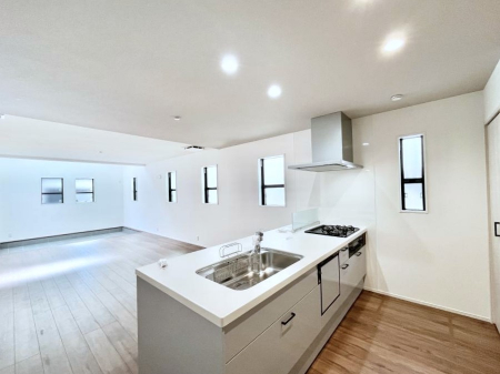 �L�b�`���@�����`Kitchen�`  ���r���O�����n����J�E���^�[�L�b�`���B  ���������Ȃ���Ƒ��ƃR�~���j�P�[�V�������Ƃ�邾���łȂ��A�傫�ȊJ���������邱�Ƃ��ł��܂��B  ���q�l�̐����������邱�Ƃ��ł��܂��ˁI