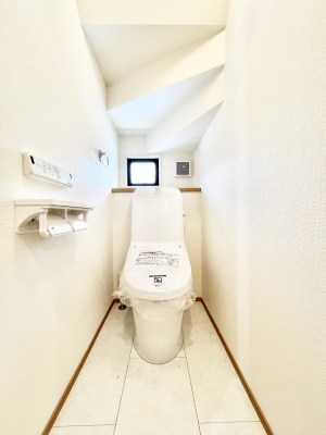 �g�C���@�����`Toilet�`�@�Y��E�X�b�L���E���K�ȃE�H�V�����b�g�t�g�C���ł��낰���Ԃł��B�g�C���͖����g�킴��𓾂Ȃ����́B����������ۂ������ł��ˁB�g�C����2��������̂Œ��̍��G���ɕ֗��ł��I