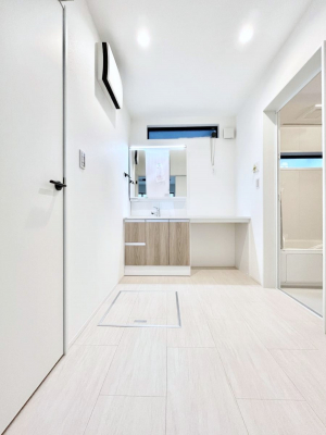 ���ʑ�E���ʏ��@�������̂�����K��Ԃł��B�����̐g�x�x���C�����ǂ����g�������܂��B 