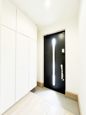 ���ց@�����`Entrance�`�@�Ƃ̒��ł��q�l���}����ŏ��̏ꏊ�ł��錺�ւ́A�Ƃ̈�ۂ��̂��̂ł��I�L�x�Ȍ��֎��[�ŁA����Y��ɕۂ��Ƃ��o���܂��􌺊ւɂ͂����Ղ���[�̉��ʔ��������I