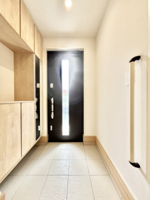 ���ց@�������Q�������`Entrance�`�@�Ƃ̒��ł��q�l���}����ŏ��̏ꏊ�ł��錺�ւ́A�Ƃ̈�ۂ��̂��̂ł��I�L�x�Ȍ��֎��[�ŁA����Y��ɕۂ��Ƃ��o���܂��􌺊ւɂ͂����Ղ���[�̉��ʔ��������I