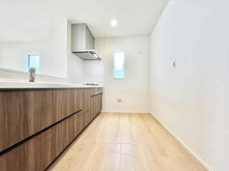 �L�b�`���@�������Q�������`Kitchen�`�@���R�������鑋�̂���L�b�`���������g���ꏊ�����炱���A�g��������l�����܂����B�������Ƃ����L�b�`���R�[�i�[�͎����L���Ȏd�オ��ƂȂ��Ă���܂��B