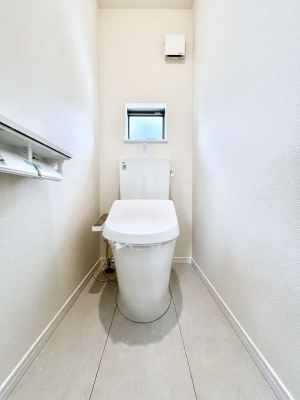 �g�C���@������C�������`Toilet�`�@�������̂��鐅����g�C���̓E�H�V�����b�g�t���ł����g�C���͖����g�킴��𓾂Ȃ����́B����������ۂ������ł��ˁB�g�C����2��������̂Œ��̍��G���ɕ֗��ł��I