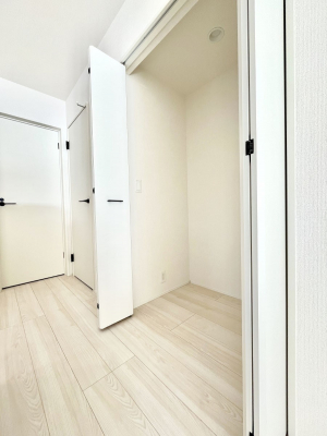 ���̑����ρ@�L�b�`���ɂ̓p���g���[�I�H�ނ̃X�g�b�N�͂������A���p�i�̎��[�Ȃǎg�����͂��낢��I