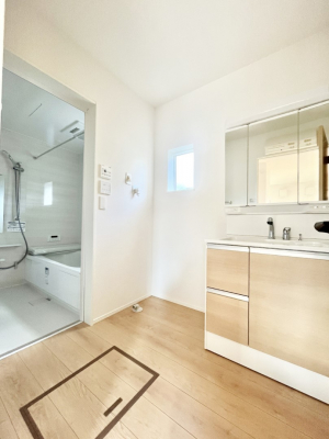 ���̑��@�����`Dressing Room�`�@�Â��Ȃ肪���Ȑ��ʏ�����������ƍ̌��Ɗ��C���\�Ȃ̂ŋC�����悭���g�������܂��B�O�ʋ��^�C�v�̐��ʑ�͋������[�ŎU�炩�肪���Ȑ��ʏ����X�b�L����