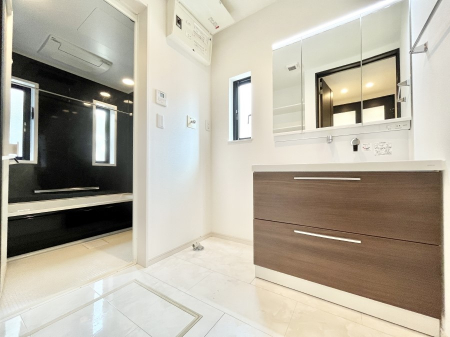 ���ʑ�E���ʏ��@�������̂�����K��Ԃł��B�����̐g�x�x���C�����ǂ����g�������܂��B