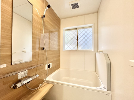 �����@����̔�������Ă���閾�邢�������̂���o�X���[��