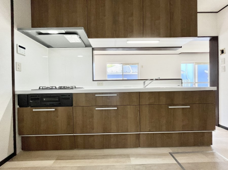 �L�b�`���@���������Ȃ���ł����Ƒ��Ƃ̉�b���y���߂�ΖʃL�b�`��