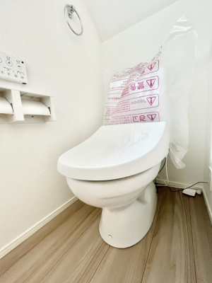 �g�C���@�������R�������`Toilet�`�@�Y��E�X�b�L���E���K�ȃE�H�V�����b�g�t�g�C���ł��낰���Ԃł��B�g�C���͖����g�킴��𓾂Ȃ����́B����������ۂ������ł��ˁB�g�C����2��������̂Œ��̍��G���ɕ֗��ł��I