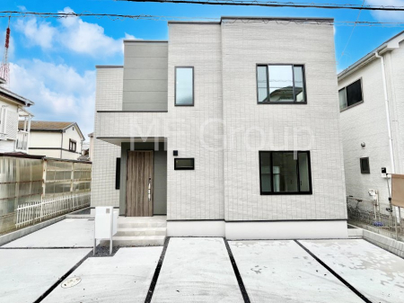 ���n�O�ώʐ^�@�������ꂽ�O�ρA�㎿�ȏZ��Ԃ��L���鎺���͉i�����S���ĉ߂�����Z���ł��B  