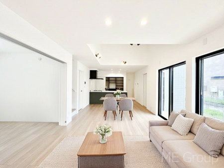 ���r���O�@���Ƒ��̓��₩�Șb�����ŕ�܂�閾�邢���r���O  ���Ƌ��CG�ł��@