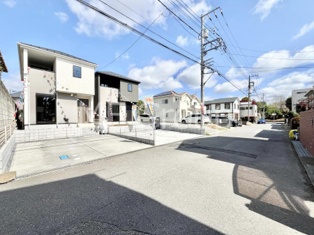 ���n�O�ώʐ^�@�O�ρ`Exterior�`�@�O�ʓ��H�F�쓌 6m �����@�O�ʓ��H�͊ՐÂȏZ��n���͂���Ԓʂ�̏��Ȃ����H�B���Ԃ̏o��������炭�炭�ł��I���s���_�E���n���w�̂���]�́A���C�y�ɂ��₢���킹���������I