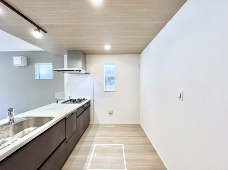 �L�b�`���@�������P�������`Kitchen�`�@���R�������鑋�̂���L�b�`���������g���ꏊ�����炱���A�g��������l�����܂����B�������Ƃ����L�b�`���R�[�i�[�͎����L���Ȏd�オ��ƂȂ��Ă���܂��B