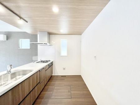 �L�b�`���@�������Q�������`Kitchen�`�@���R�������鑋�̂���L�b�`���������g���ꏊ�����炱���A�g��������l�����܂����B�������Ƃ����L�b�`���R�[�i�[�͎����L���Ȏd�オ��ƂȂ��Ă���܂��B