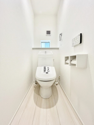 �g�C���@�����`Toilet�`�@�Y��E�X�b�L���E���K�ȃE�H�V�����b�g�t�g�C���ł��낰���Ԃł��B�g�C���͖����g�킴��𓾂Ȃ����́B����������ۂ������ł��ˁB�g�C����2��������̂Œ��̍��G���ɕ֗��ł��I