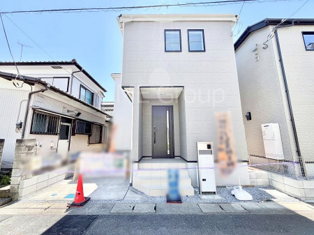 ���n�O�ώʐ^�@�O�ρ`Exterior�`�@��s���œ���̃X���[���C�t���΂Ɉ͂܂ꂽ�y�n�͓s��̌�����Y���ꂻ���B�l�G��ʂ��Ď��R�ƐG�ꍇ����X�|�b�g�����ӂɂ͐��肾������I�Z�݂����Ȃ�ƁB��炵�������B