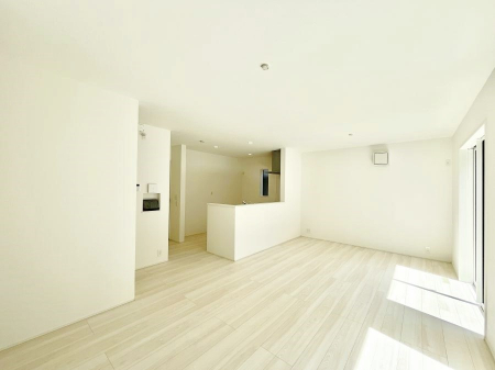 ���̑����ρ@�����`Living�`�@�����ɂ݂͂�Ȃ��W���A�H���Ɗy������b���n�܂�B�b�ɖ����ɂȂ肷���āA��������Y��锼�߂��ɂȂ��Ă��܂��B����ȑ��̊Ԃ̍K�������������Ă����ꏊ�ł��肽���B