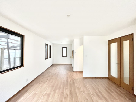 ���r���O�@�������������͋C�̂k�c�j�͉Ƒ��݂�Ȃ̉��K���  