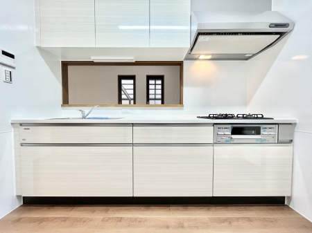 �L�b�`���@���������Ȃ���ł����Ƒ��Ƃ̉�b���y���߂�ΖʃL�b�`��