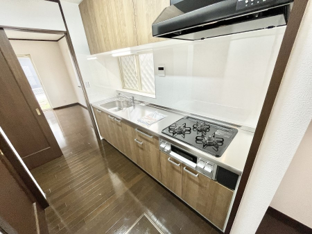 �L�b�`���@�u�₩�ȕ����ʂ蔲����L�b�`���B��������̂Ŗ��邭���C�ɂ��𗧂��܂��B