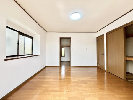 �Q���@�E�H�[�N�C���N���[�[�b�g�����邨�����B�G�߂��Ƃ̓���ւ����s�v�ŕ֗��ł��I