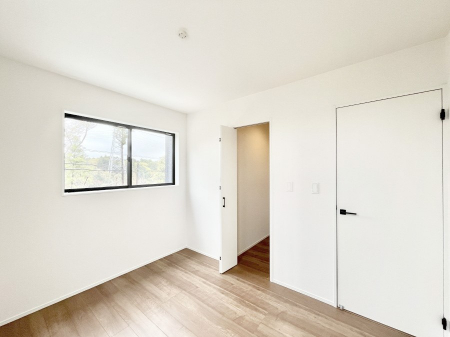 �Q���@�������P�������`Bed Room�`�@�u��������������l�v�Ƃ��v�w�ł�����肭�낰��WIC�t���̐Q���B�����̉Ǝ��₨�d���ɔ�ꂽ���̓t�J�t�J�̃x�b�g�Ŗ�����Ă��������B�{�I�������Ă����K�ȍL����������