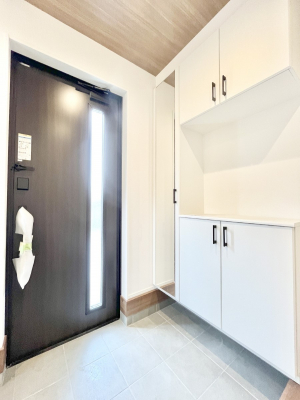 ���ց@�������P�������`Entrance�`�@�Ƃ̒��ł��q�l���}����ŏ��̏ꏊ�ł��錺�ւ́A�Ƃ̈�ۂ��̂��̂ł��I�L�x�Ȍ��֎��[�ŁA����Y��ɕۂ��Ƃ��o���܂��􌺊ւɂ͂����Ղ���[�̉��ʔ��������I