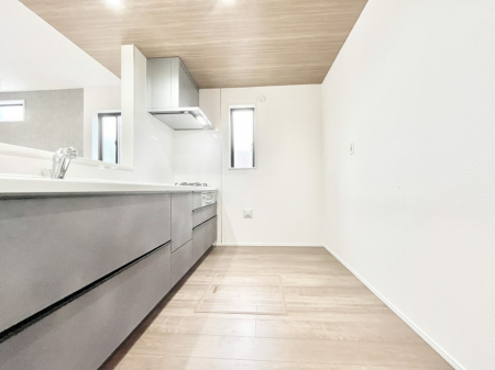 �L�b�`���@�������P�������`Kitchen�`�@���R�������鑋�̂���L�b�`���������g���ꏊ�����炱���A�g��������l�����܂����B�������Ƃ����L�b�`���R�[�i�[�͎����L���Ȏd�オ��ƂȂ��Ă���܂��B