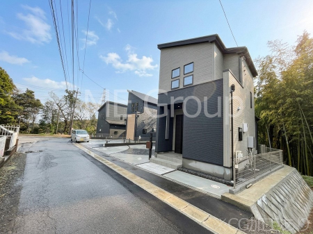 ���n�O�ώʐ^�@�O�ρ`Exterior�`�@�O�ʓ��H�F�k�� 3.7m �����@ �O�ʓ��H�͊ՐÂȏZ��n���͂���Ԓʂ�̏��Ȃ����H�B���Ԃ̏o��������炭�炭�ł��I���s���_�E���n���w�̂���]�́A���C�y�ɂ��₢���킹���������I
