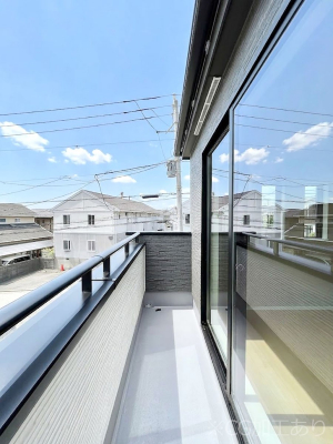 �o���R�j�[�@������A�������`Balcony�`  �o���R�j�[�͉������z���������݁A���z�c����󕨂��C�����悭�������Ƃ��ł��܂��B  �g���₷���J���I�ȃo���R�j�[�ł����z�����������Ղ�~�蒍���A�o���R�j�[�t���Z�܂��B  
