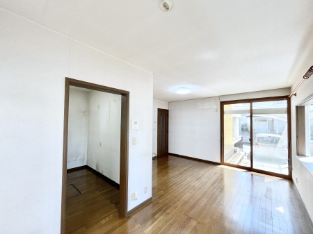 ���r���O�@�傫�ȑ����炽���Ղ�̗z���ƕ����������郊�r���O