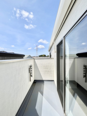 �o���R�j�[�@�����`Balcony�`  �o���R�j�[�͉������z���������݁A���z�c����󕨂��C�����悭�������Ƃ��ł��܂��B  �g���₷���J���I�ȃo���R�j�[�ł����z�����������Ղ�~�蒍���A�o���R�j�[�t���Z�܂��B  