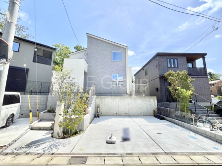 ���n�O�ώʐ^�@�O�ρ`Exterior�`�@���ӂɂ͊w�Z�┃���{�݂����萶���A�q��ĂɓK���������L�����Ă��܂��I�u�i�Z�n�v�Ƃ��āA�����̂����w�����ł͂Ȃ��A���ӂ̊���ʊw�ł���w�Z�ɂ��Ă������k���������I