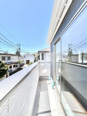 �o���R�j�[�@�����`Balcony�`  �o���R�j�[�͉������z���������݁A���z�c����󕨂��C�����悭�������Ƃ��ł��܂��B  �g���₷���J���I�ȃo���R�j�[�ł����z�����������Ղ�~�蒍���A�o���R�j�[�t���Z�܂��B  
