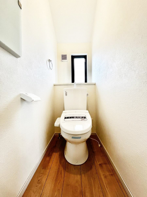 �g�C���@�g�C����1�K��2�K���ꂼ��ɔz�u����Ă��ĂƂĂ��֗��ł��B 