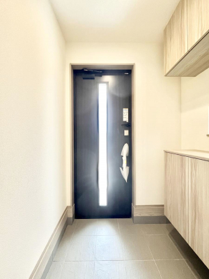���ց@������B�������`Entrance�`�@�Ƃ̒��ł��q�l���}����ŏ��̏ꏊ�ł��錺�ւ́A�Ƃ̈�ۂ��̂��̂ł��I�L�x�Ȍ��֎��[�ŁA����Y��ɕۂ��Ƃ��o���܂��􌺊ւɂ͂����Ղ���[�̉��ʔ��������I