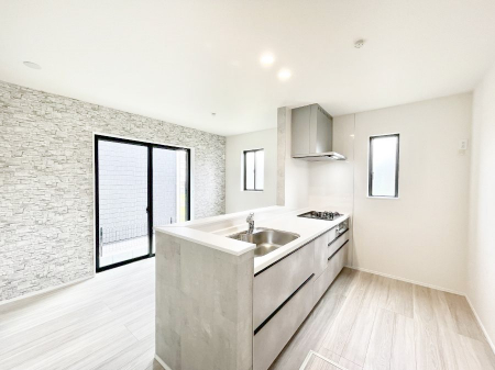 �L�b�`���@������A�������`Kitchen�`�@���R�������鑋�̂���L�b�`���������g���ꏊ�����炱���A�g��������l�����܂����B�������Ƃ����L�b�`���R�[�i�[�͎����L���Ȏd�オ��ƂȂ��Ă���܂��B