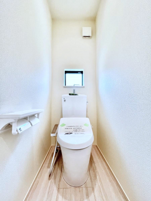 �g�C���@������D�������`Toilet�`�@�Y��E�X�b�L���E���K�ȃE�H�V�����b�g�t�g�C���ł��낰���Ԃł��B�̌������薾�邭�A���K��ԂƂȂ��Ă���܂��������g���ꏊ�����炱���̔z���ł��I