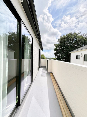 �o���R�j�[�@�����`Balcony�`  �o���R�j�[�͉������z���������݁A���z�c����󕨂��C�����悭�������Ƃ��ł��܂��B  �g���₷���J���I�ȃo���R�j�[�ł����z�����������Ղ�~�蒍���A�o���R�j�[�t���Z�܂��B  