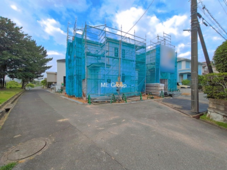 ���n�O�ώʐ^�@�`Exterior�`�@�O�ʓ��H�F�k 4.5m �����A�� 4.49m �����@��w�̈�ˌ��Ă𒆐S�Ƃ����X���݂����R�Ƒ����A���ӂ͍��������������Ă��Ȃ��̂ŁA�΂̑����ՐÂȎ����������ł��B